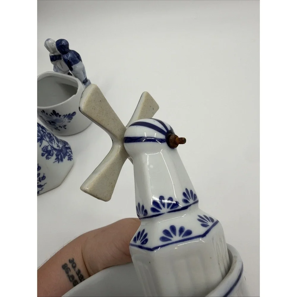 Blue delfts pieces total